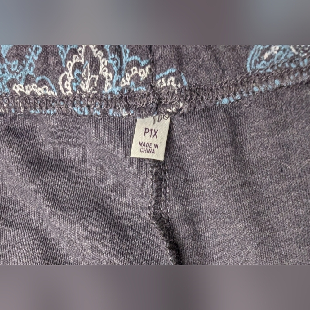 NWOT Unbranded Women Petite 1X Cropped Pajama Pants Dark Grey with Blue Design - Picture 6 of 14